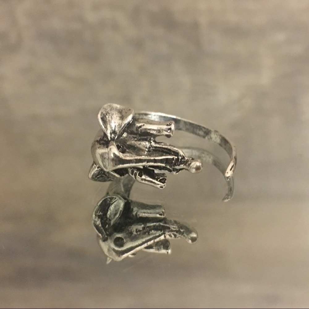 Unique Elephant Ring Antique Silver - Picture 6 of 8